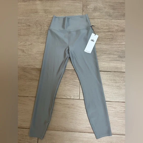 ALO Yoga Gray Leggings - Picture 2 of 8